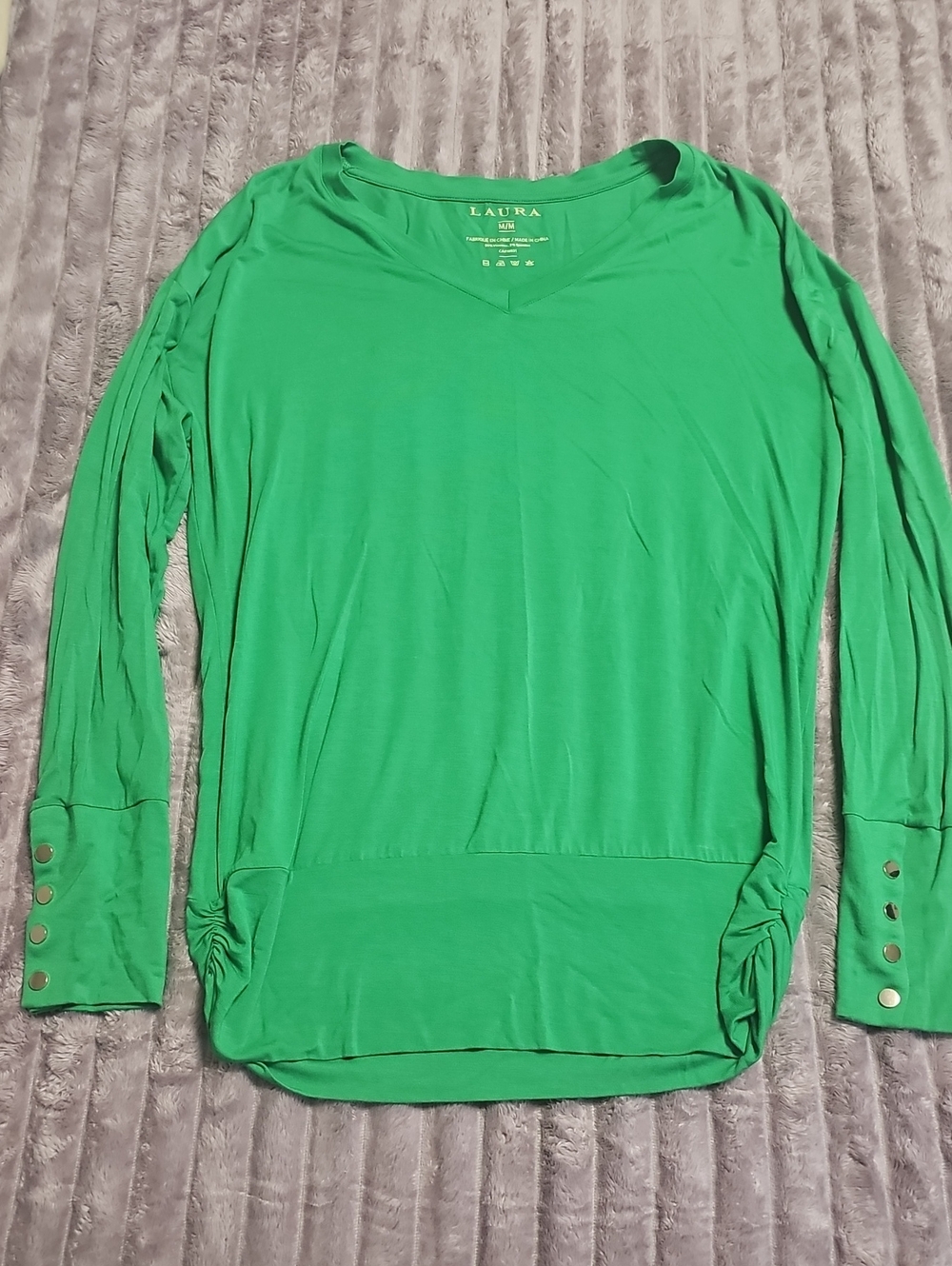 Laura V-Neck Long Sleeve Top in Bright Green